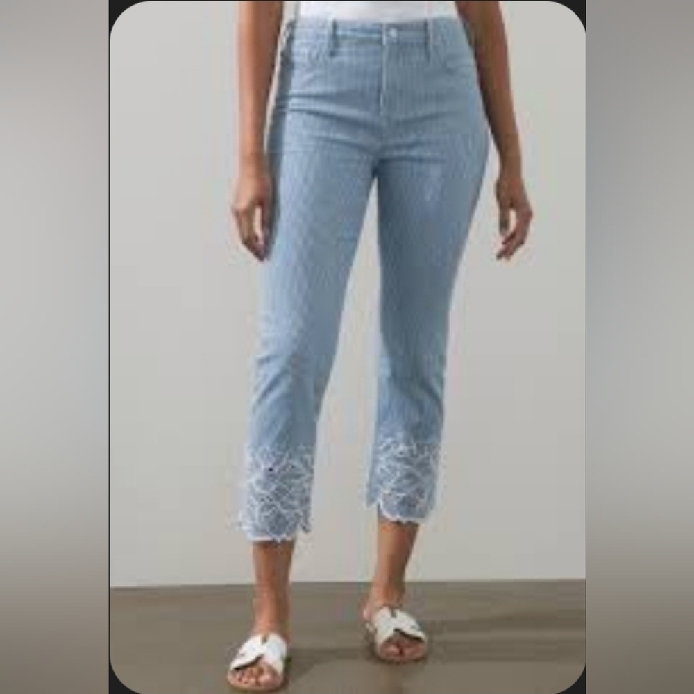 ❤ CHICO'S EMBROIDERED HEM GIRLFRIEND SLIM LEG CROP JEANS - BLUE, WHITE STRIPE 8P - Picture 3 of 11